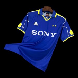 Juventus Vintage 1996/97 away shirt