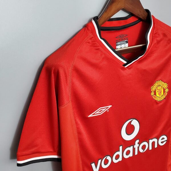 Manchester United Retro Jersey 00/01 - Image 3