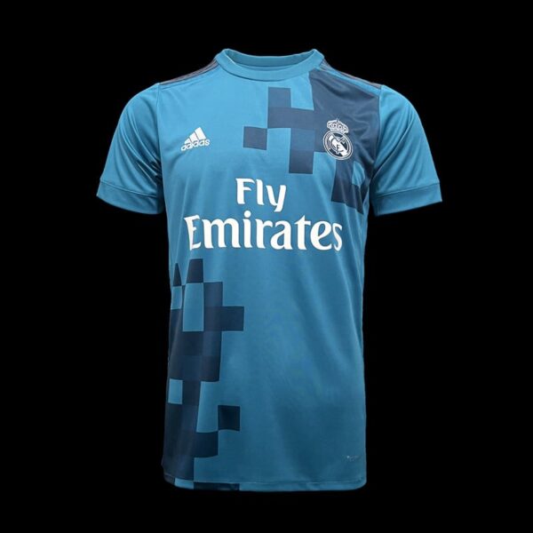 Real Madrid Retro Jersey 17/18 - Image 1