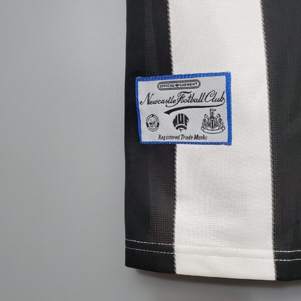 Newcastle Maillot Rétro 95/97 - Image 5