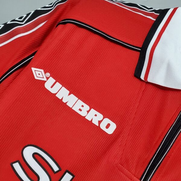 Manchester United Retro Jersey 98/99 - Image 4
